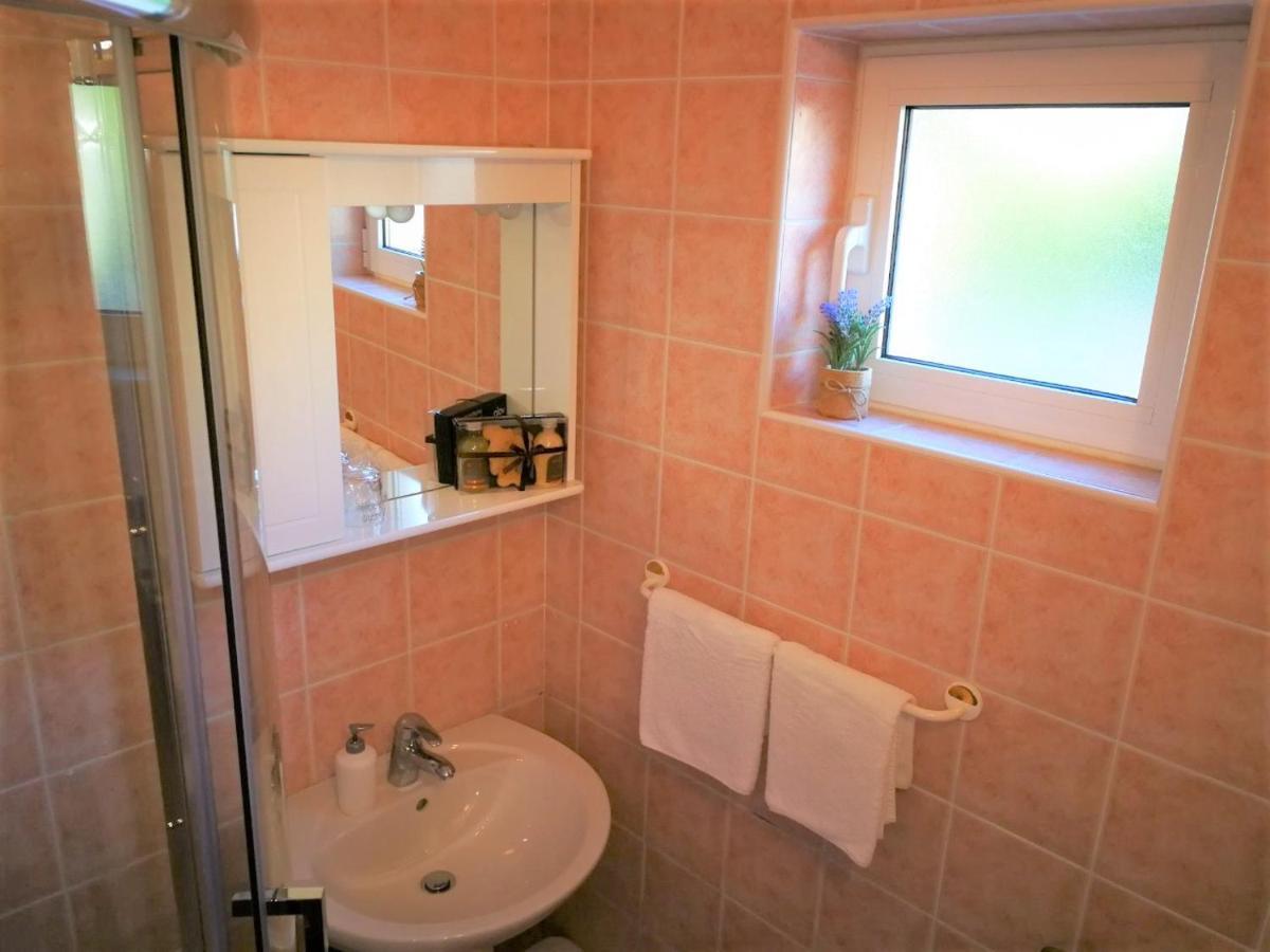 Apartments Bilic With Garden & Swimming Pool - 50M From The Beach Pjescana Uvala Exterior foto