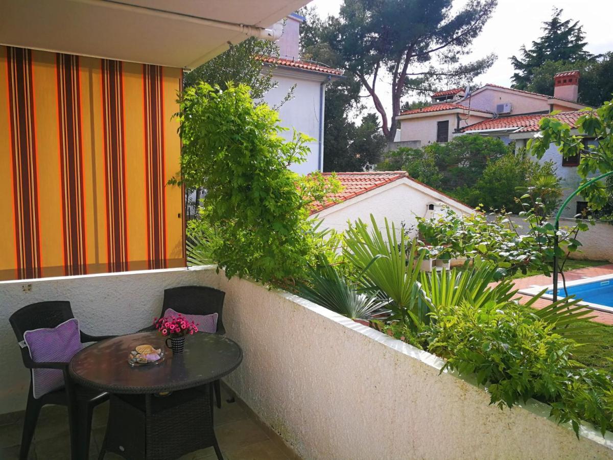 Apartments Bilic With Garden & Swimming Pool - 50M From The Beach Pjescana Uvala Exterior foto